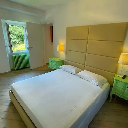 Apart-hotel Antica Residenza I Ronchi Di 4*